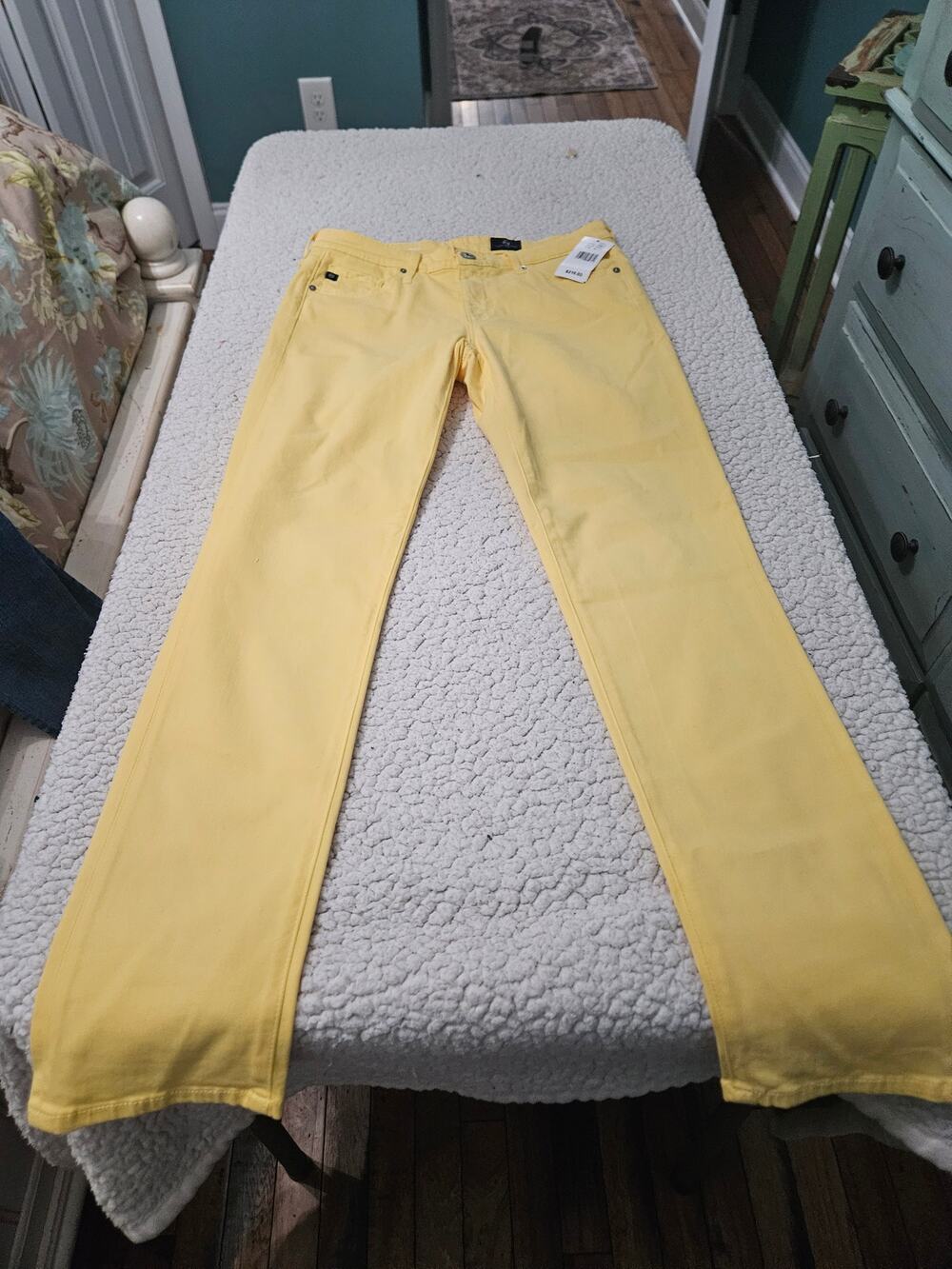 AG Jeans Yellow Prima size 27